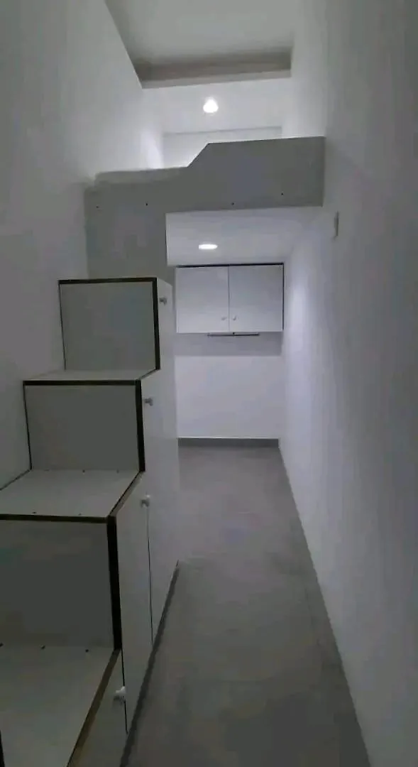 Stay Pod Oval Tower Dubai 0*,